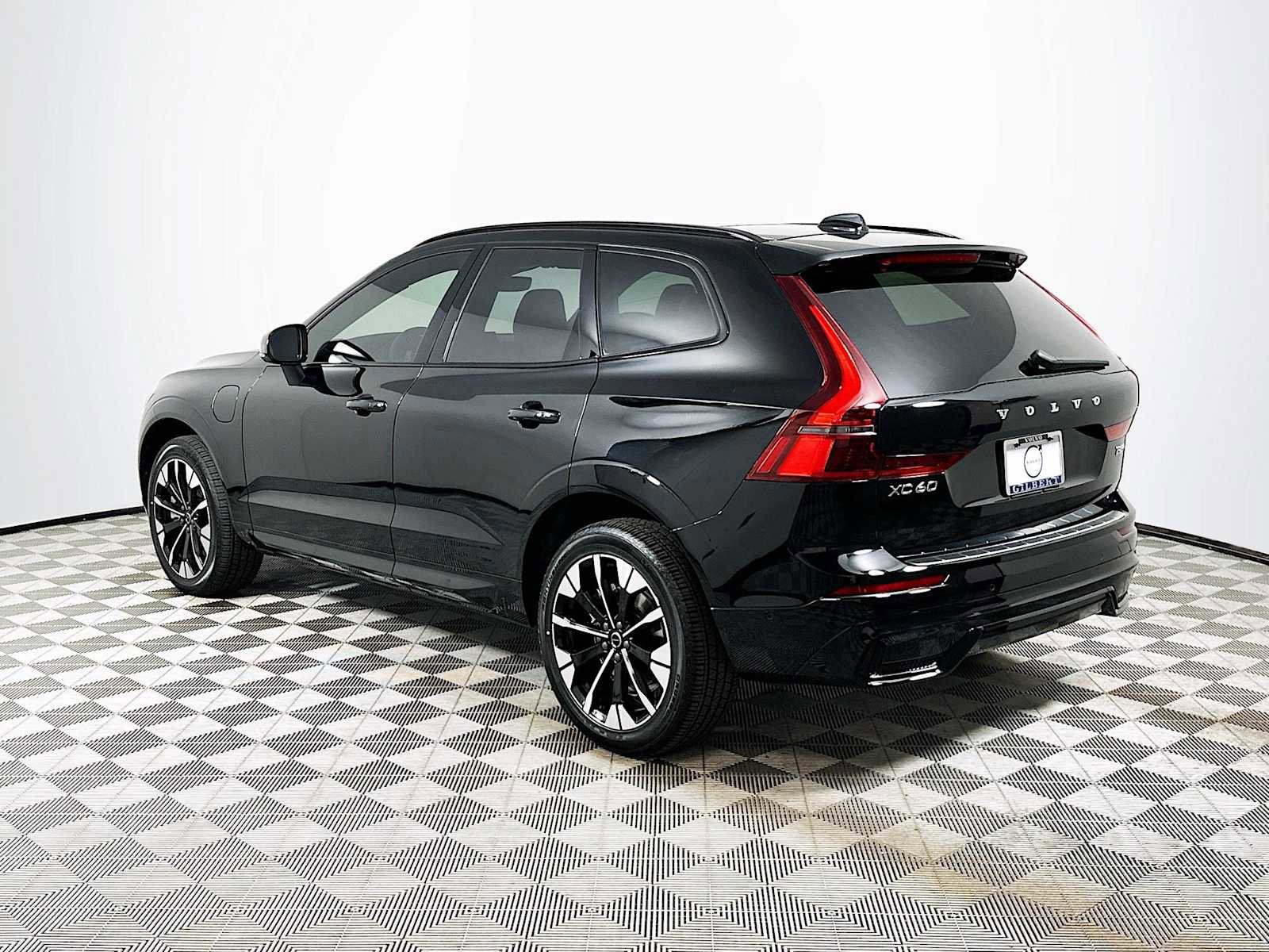New 2026 Volvo XC60 T8 Plus w/ Protection Package Premier AWD/4WD image 5