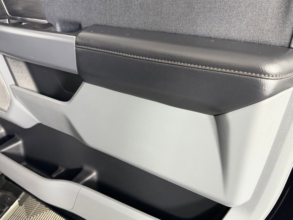 Used 2025 Ford F150 Lariat w/ Equipment Group 501A Mid image 33