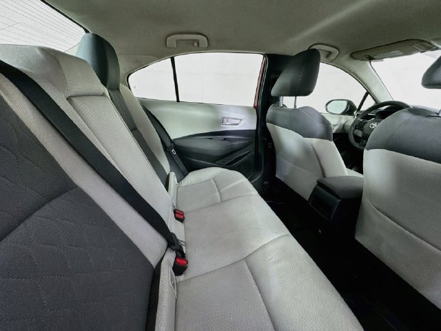 Used 2020 Toyota Corolla LE FWD image 23