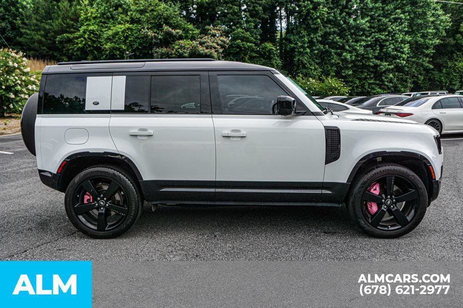 Used 2024 Land Rover Defender 110 X-Dynamic SE AWD/4WD image 9