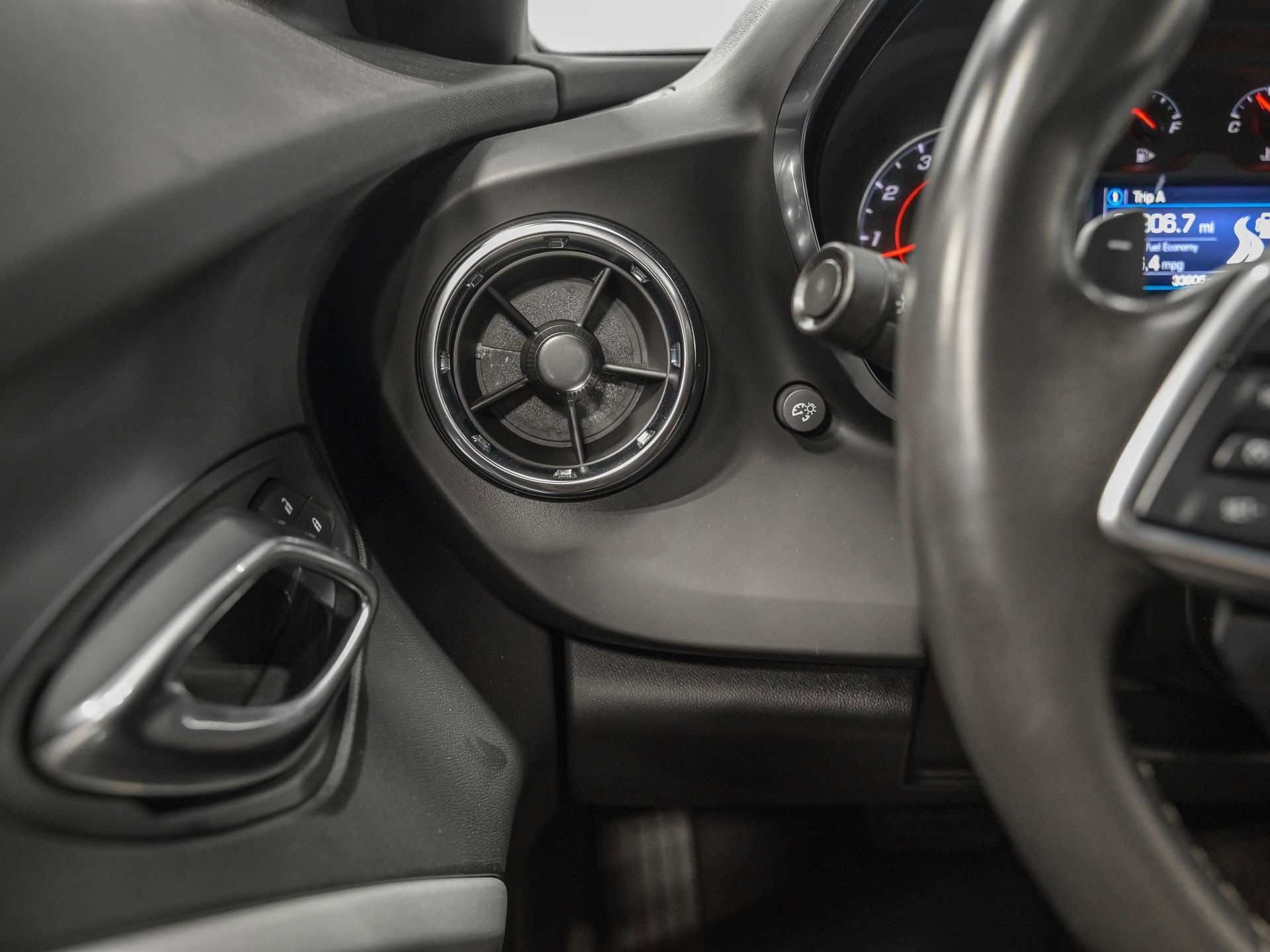 Used 2022 Chevrolet Camaro LT w/ RS Package image 17