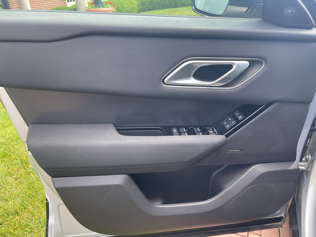 Used 2025 Land Rover Range Rover Velar Dynamic SE AWD/4WD image 19