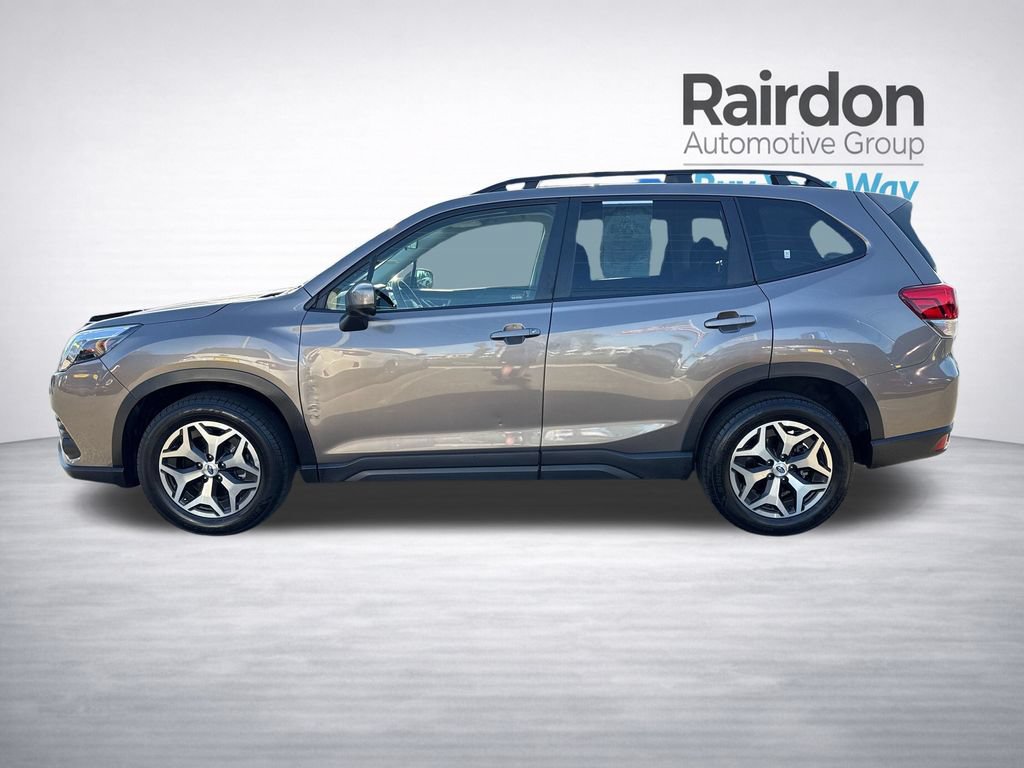 Used 2022 Subaru Forester Premium AWD/4WD image 4