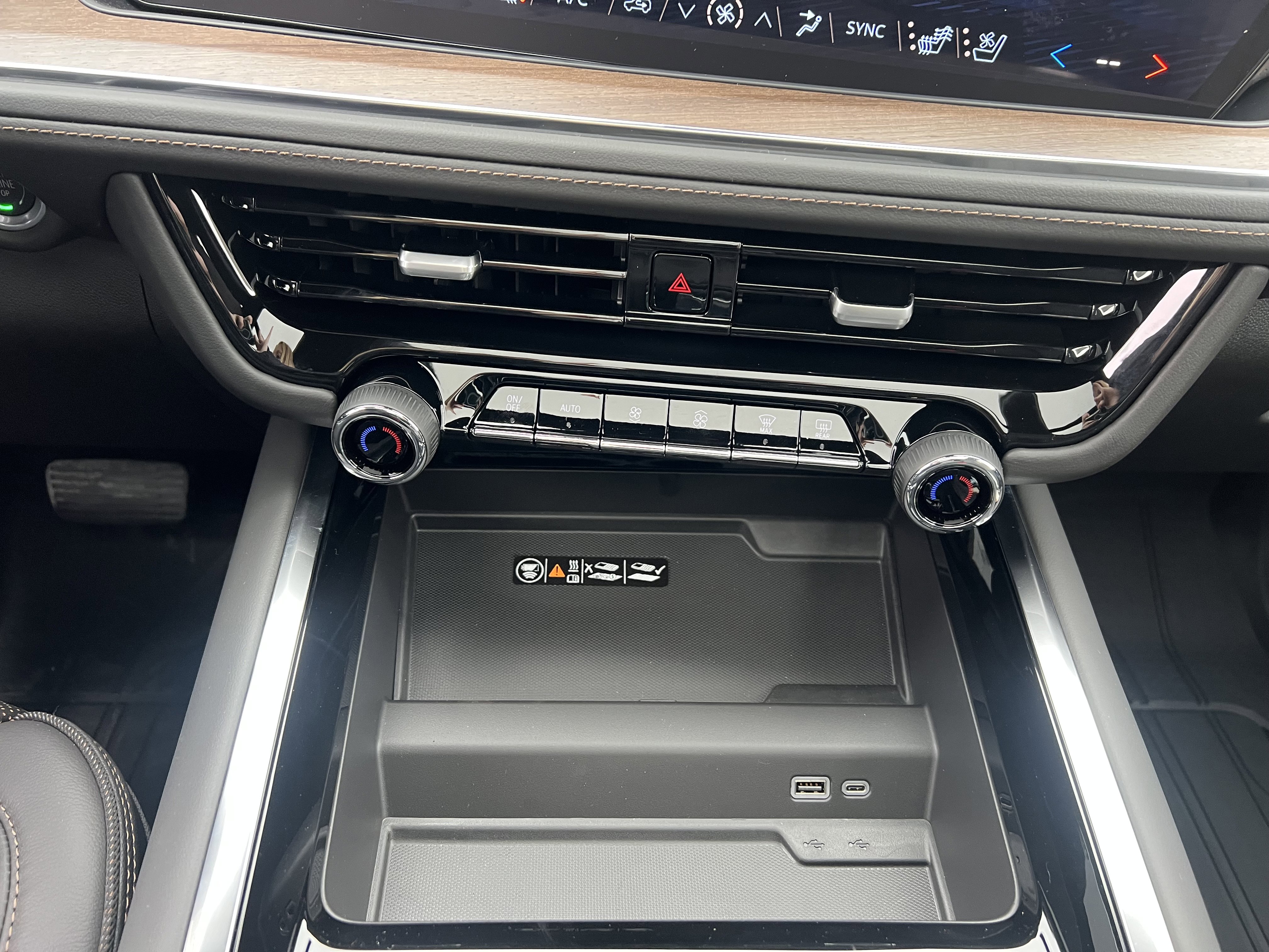 New 2026 Chevrolet Suburban High Country image 8