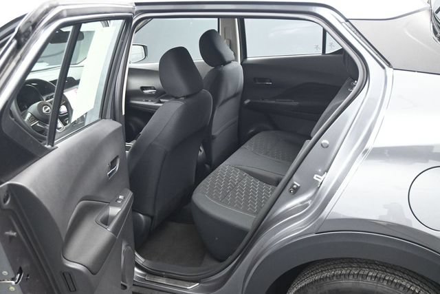 Used 2024 Nissan Kicks SV FWD image 18