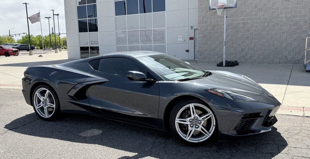 Used 2021 Chevrolet Corvette Stingray Coupe w/ 1LT RWD image 2