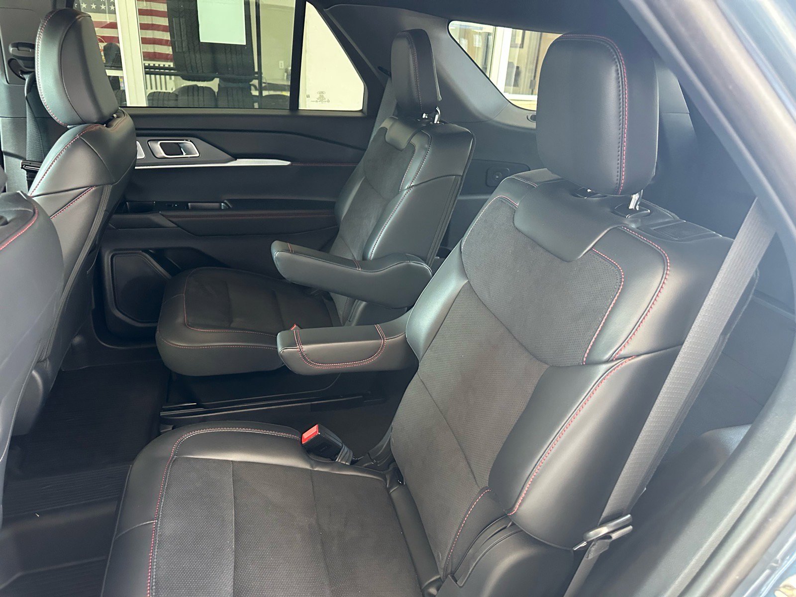 Used 2025 Ford Explorer ST w/ Sun And Sound Package AWD/4WD image 23