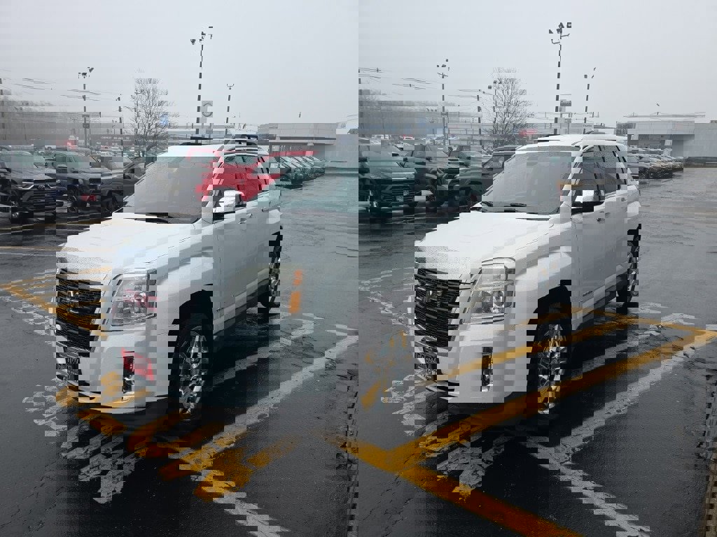 Used 2015 GMC Terrain SLE w/ Chrome Edition image 8