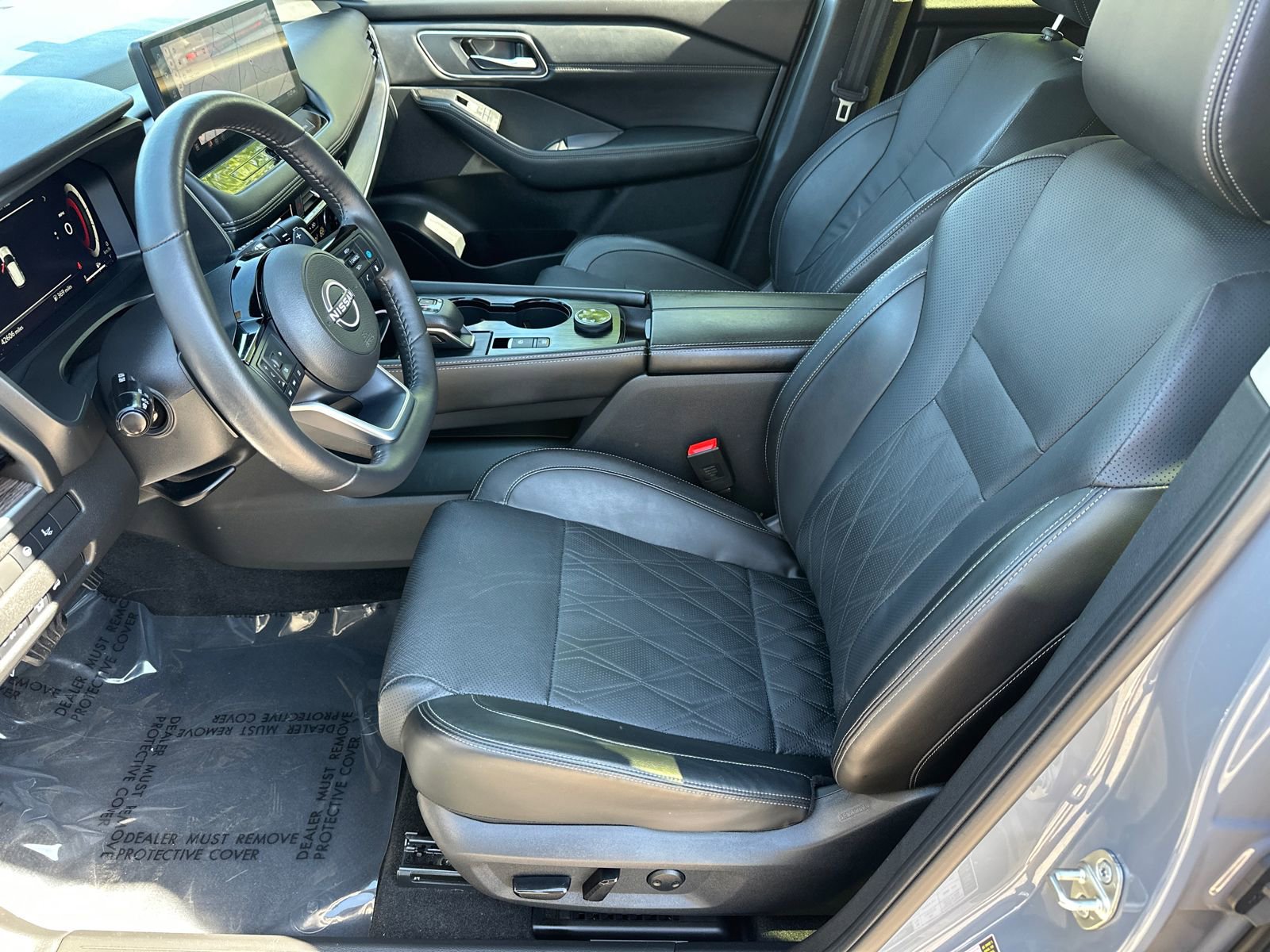 Used 2024 Nissan Rogue Platinum w/ Platinum Premium Package image 7