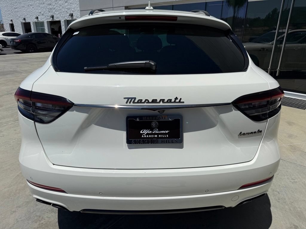 Certified 2022 Maserati Levante GT AWD/4WD image 9