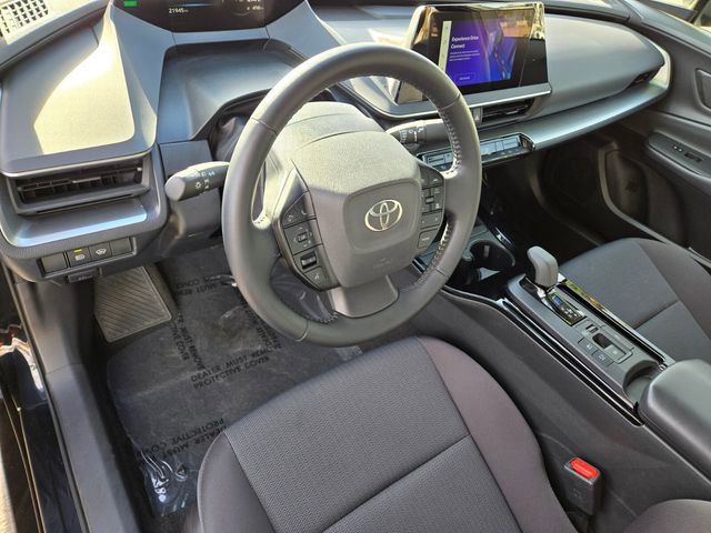 Used 2025 Toyota Prius LE image 9