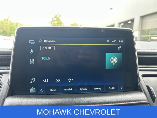 Used 2022 Chevrolet Suburban RST w/ Luxury Package AWD/4WD image 13