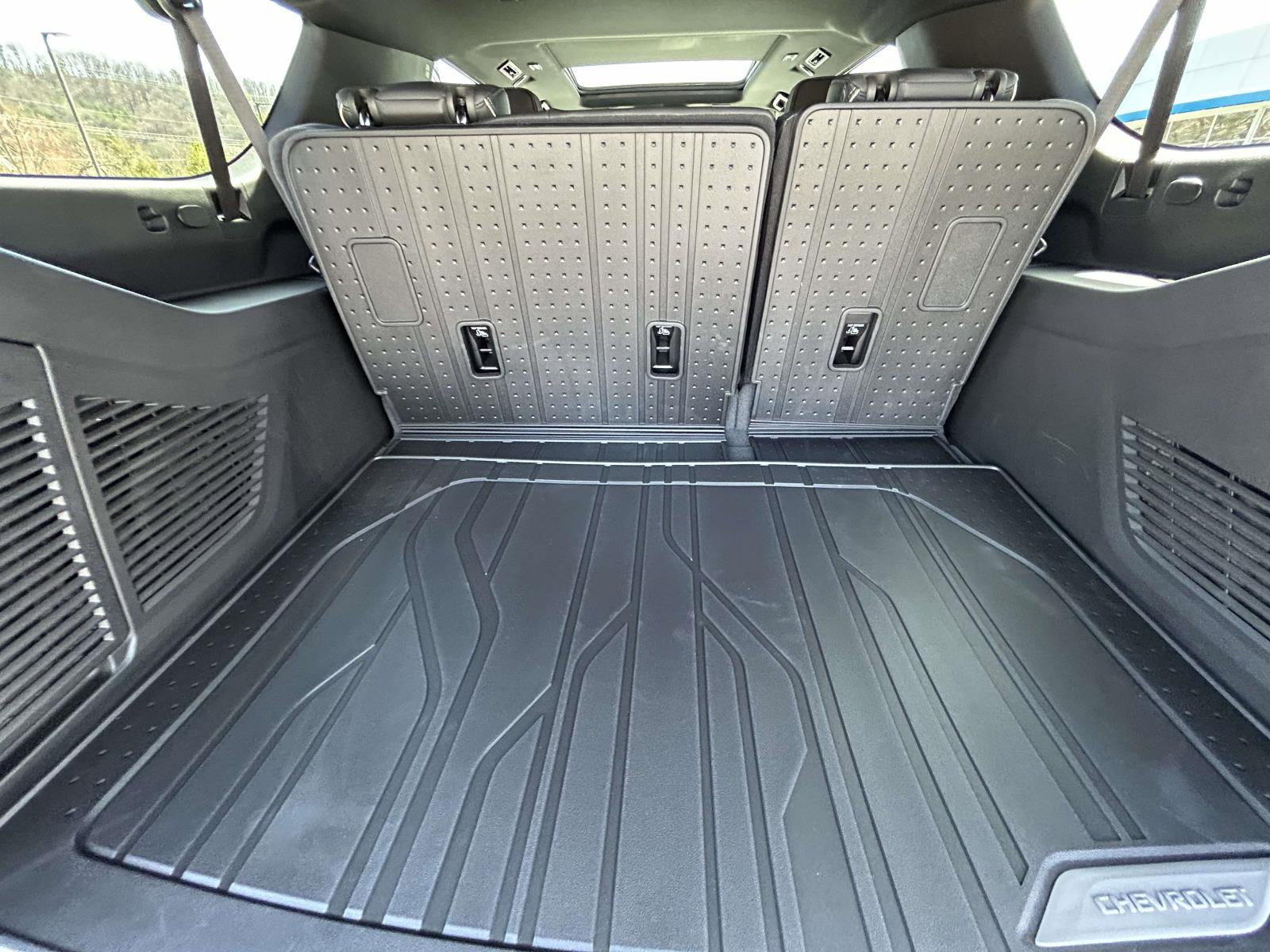 New 2026 Chevrolet Suburban Premier AWD/4WD image 20