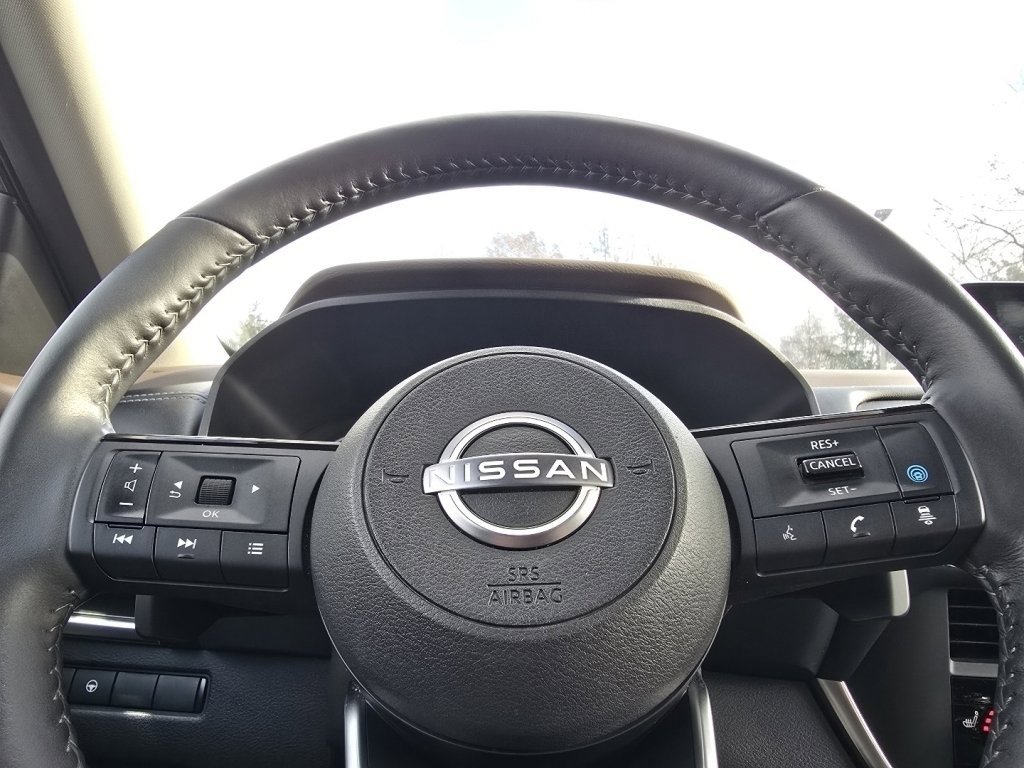 Used 2023 Nissan Rogue SV w/ SV Premium B Package image 24