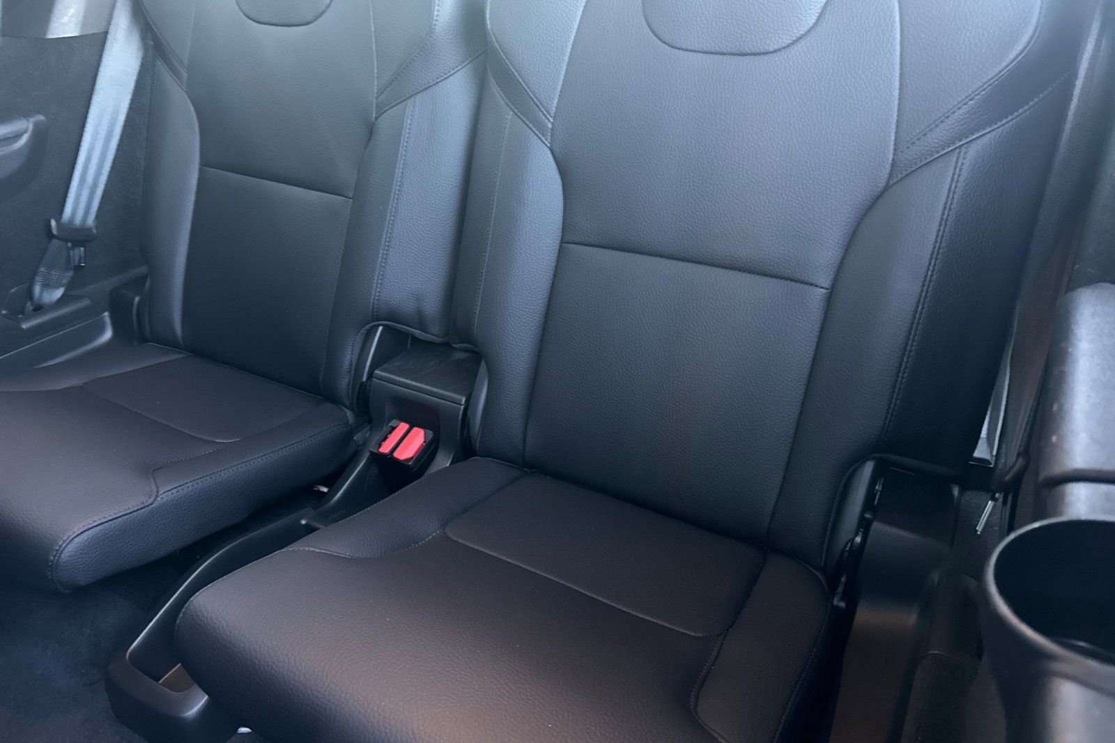 Used 2022 Volvo XC90 T5 Momentum w/ Advanced Package image 16