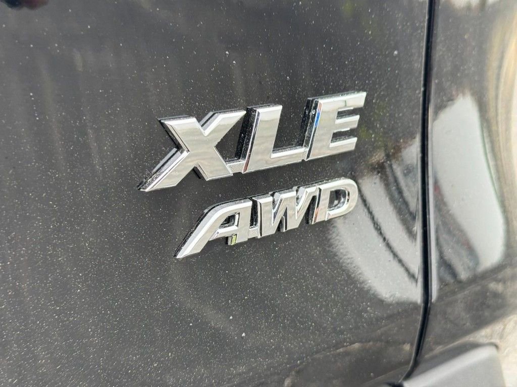 Used 2025 Toyota RAV4 XLE AWD/4WD image 6
