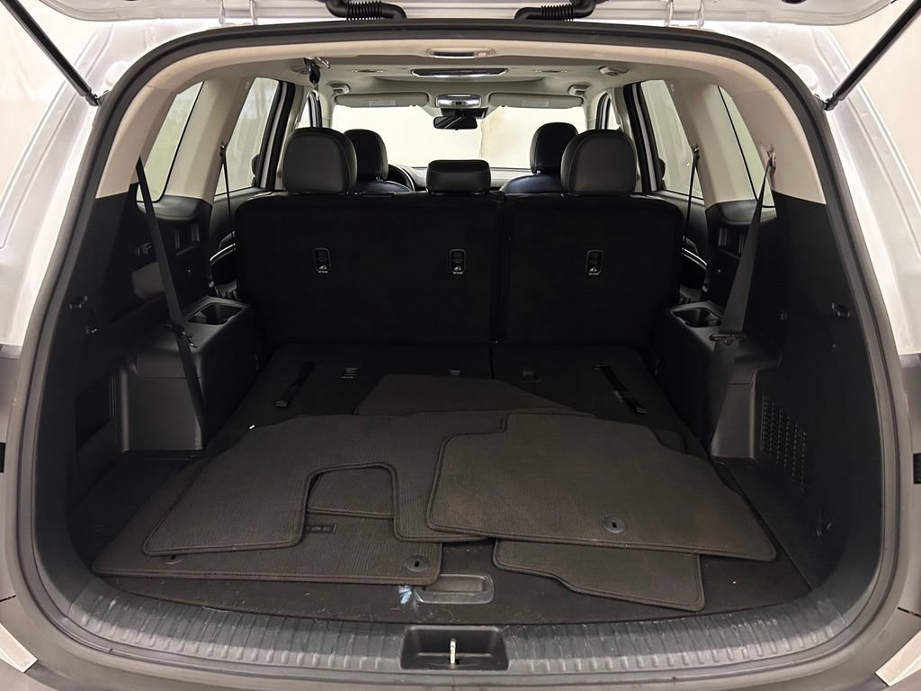 Used 2020 Kia Telluride S w/ S 8 Passenger Seating Package AWD/4WD image 9