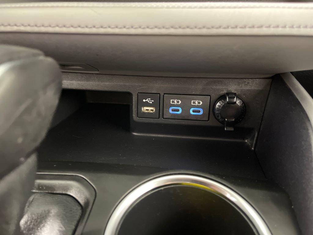 Used 2022 Toyota Highlander LE FWD image 30