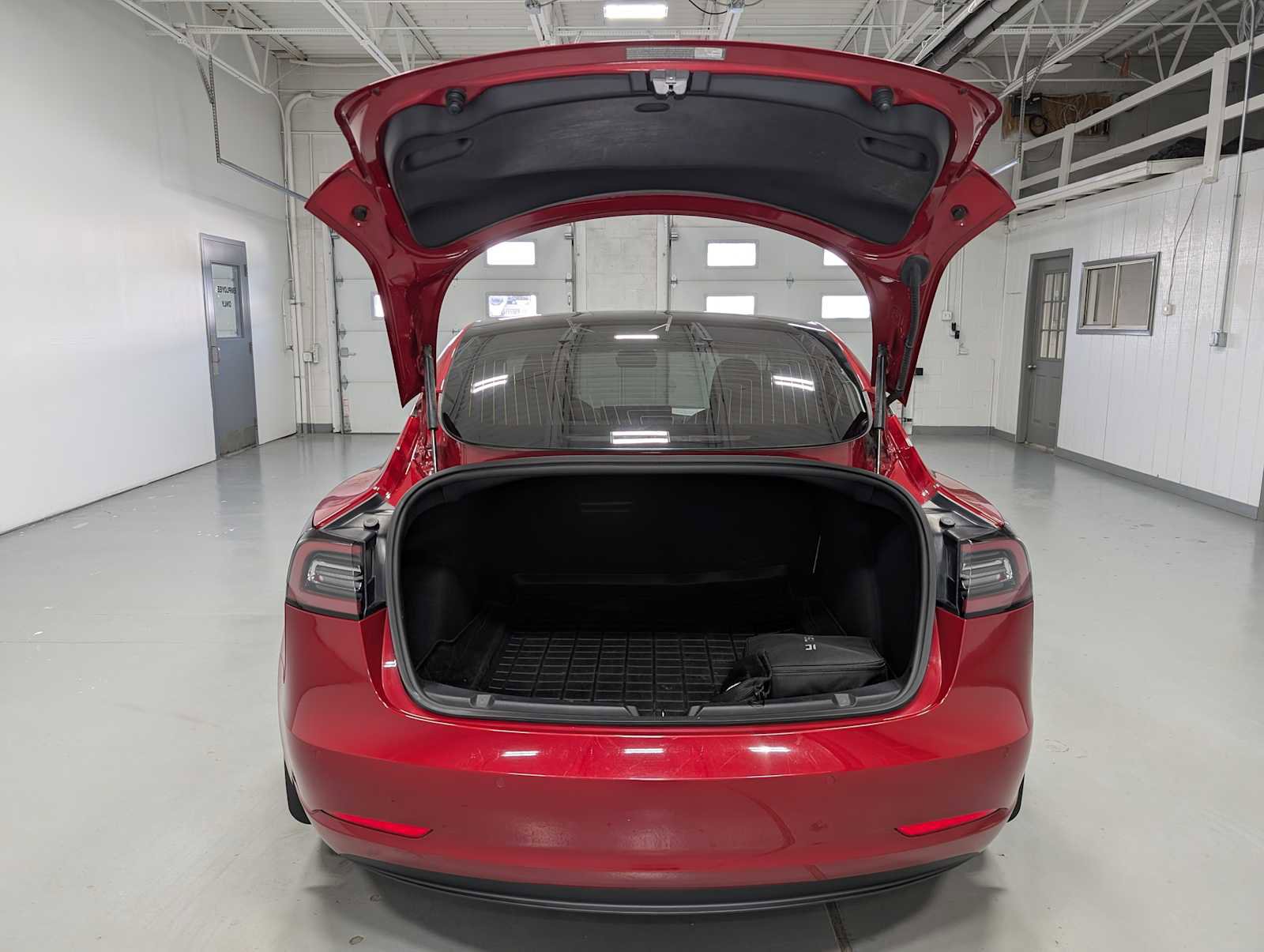 Used 2018 Tesla Model 3 Long Range image 38