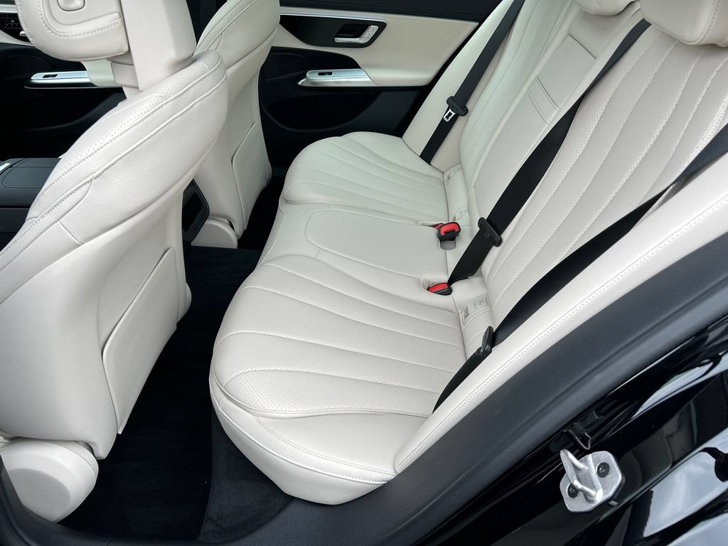 New 2026 Mercedes-Benz E 350 4MATIC Sedan image 26