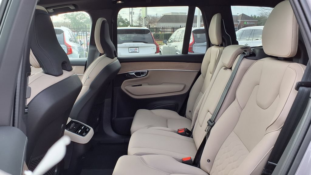 New 2026 Volvo XC90 B5 Core AWD/4WD image 16