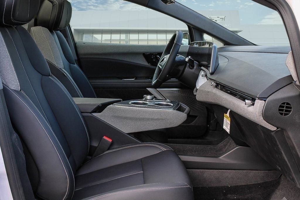 Used 2025 Cadillac Optiq Sport 1 image 15