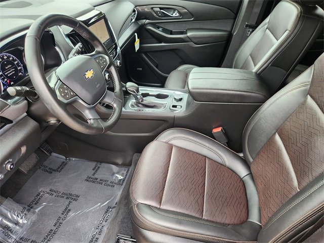 Used 2024 Chevrolet Traverse High Country FWD image 3