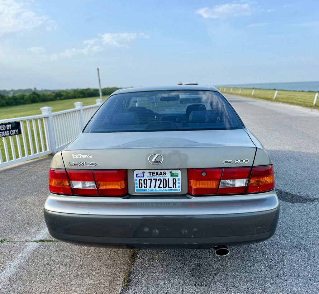 Used 1998 Lexus ES 330 FWD image 6
