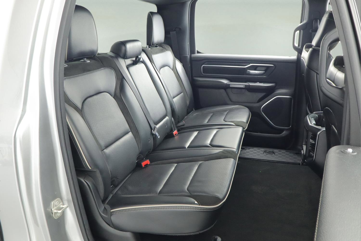 Used 2024 RAM 1500 Laramie image 14