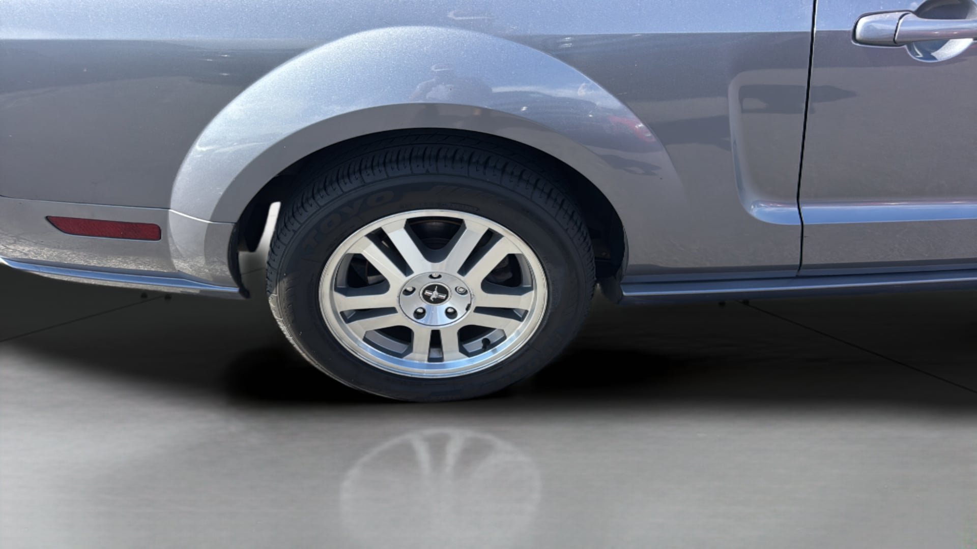 Used 2006 Ford Mustang GT RWD image 36
