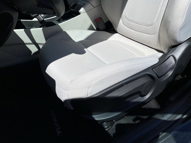 New 2025 Hyundai Tucson SE image 28