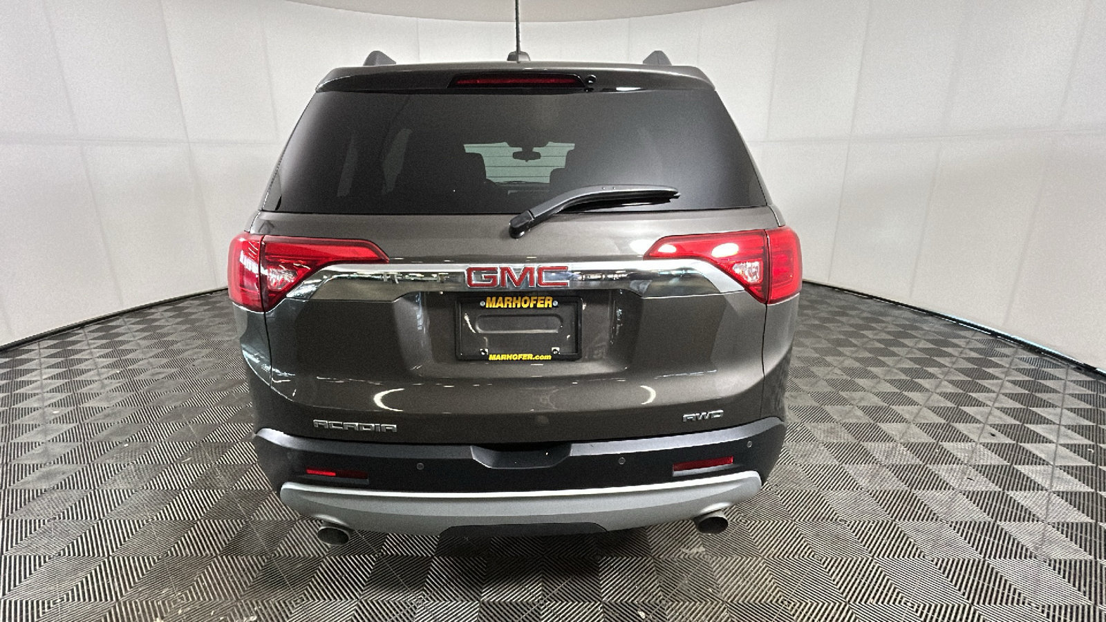Used 2019 GMC Acadia SLE w/ Driver Alert Package I AWD/4WD image 4