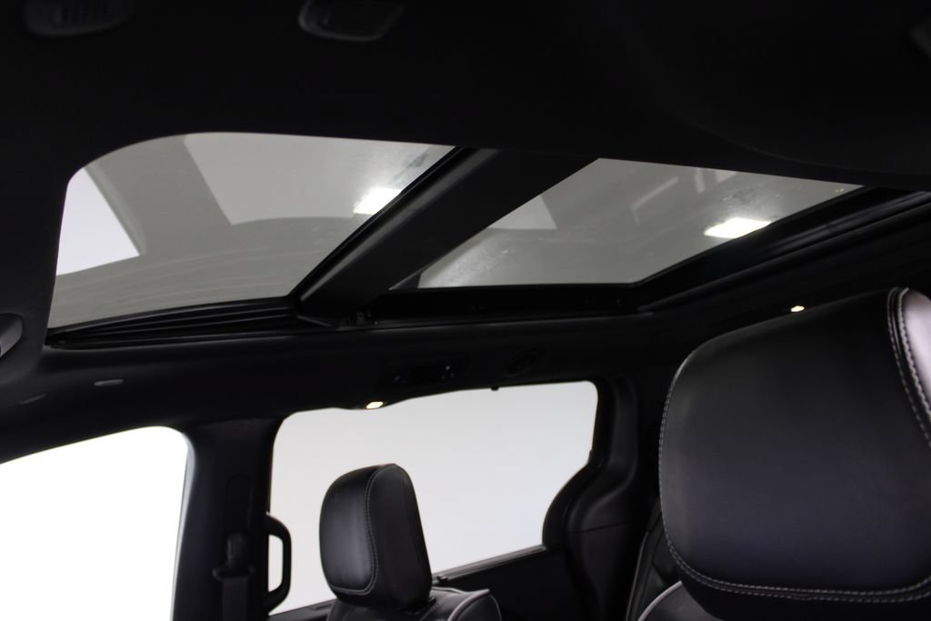 Used 2025 Chrysler Pacifica Limited FWD image 61