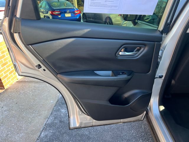 Used 2024 Nissan Rogue SV image 23