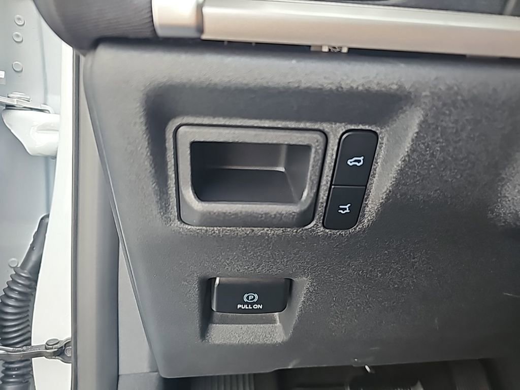 Used 2025 Ford Expedition Active image 24