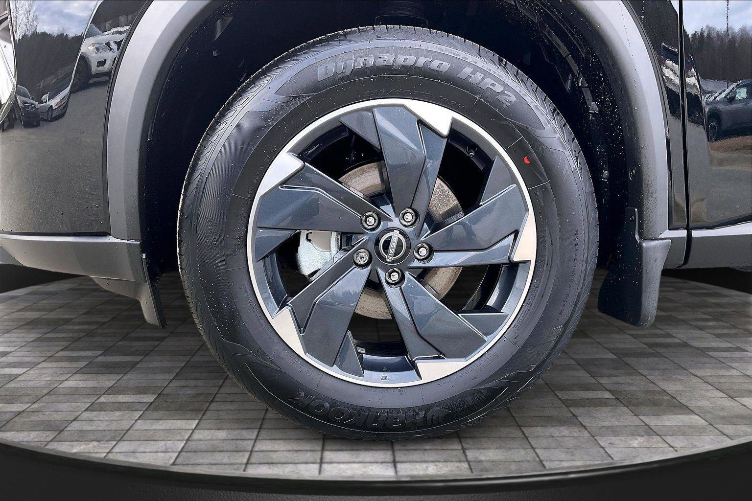 New 2026 Nissan Rogue SV w/ SV Premium Package AWD/4WD image 12