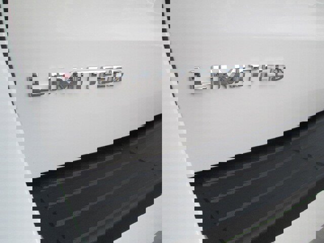 Used 2023 Ford Expedition Max Limited image 7