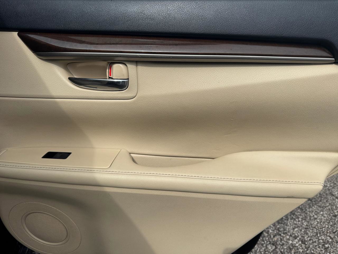 Used 2014 Lexus ES 350 w/ Luxury Package image 27