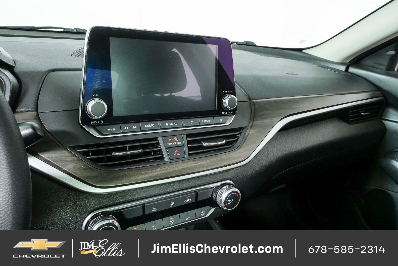 Used 2024 Nissan Altima 2.5 SV FWD image 12