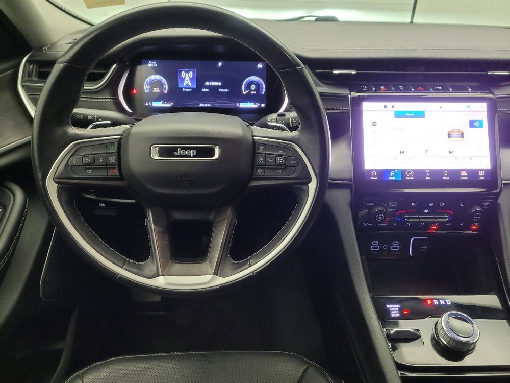 Used 2021 Jeep Grand Cherokee L Limited w/ Luxury Tech Group II image 22