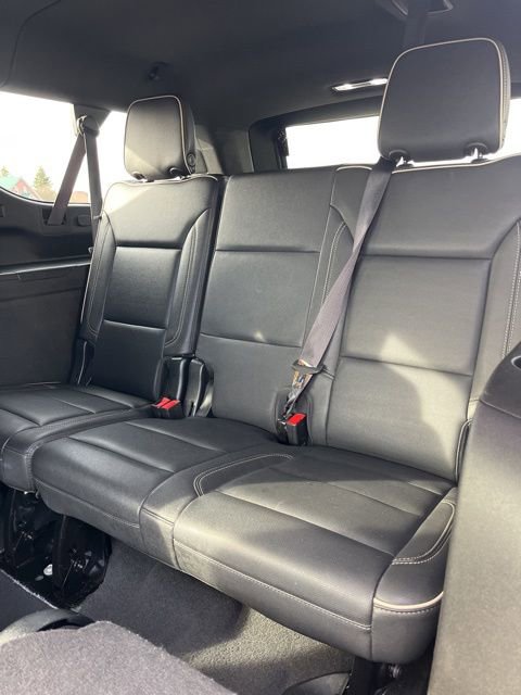 Used 2023 Chevrolet Suburban Premier AWD/4WD image 31