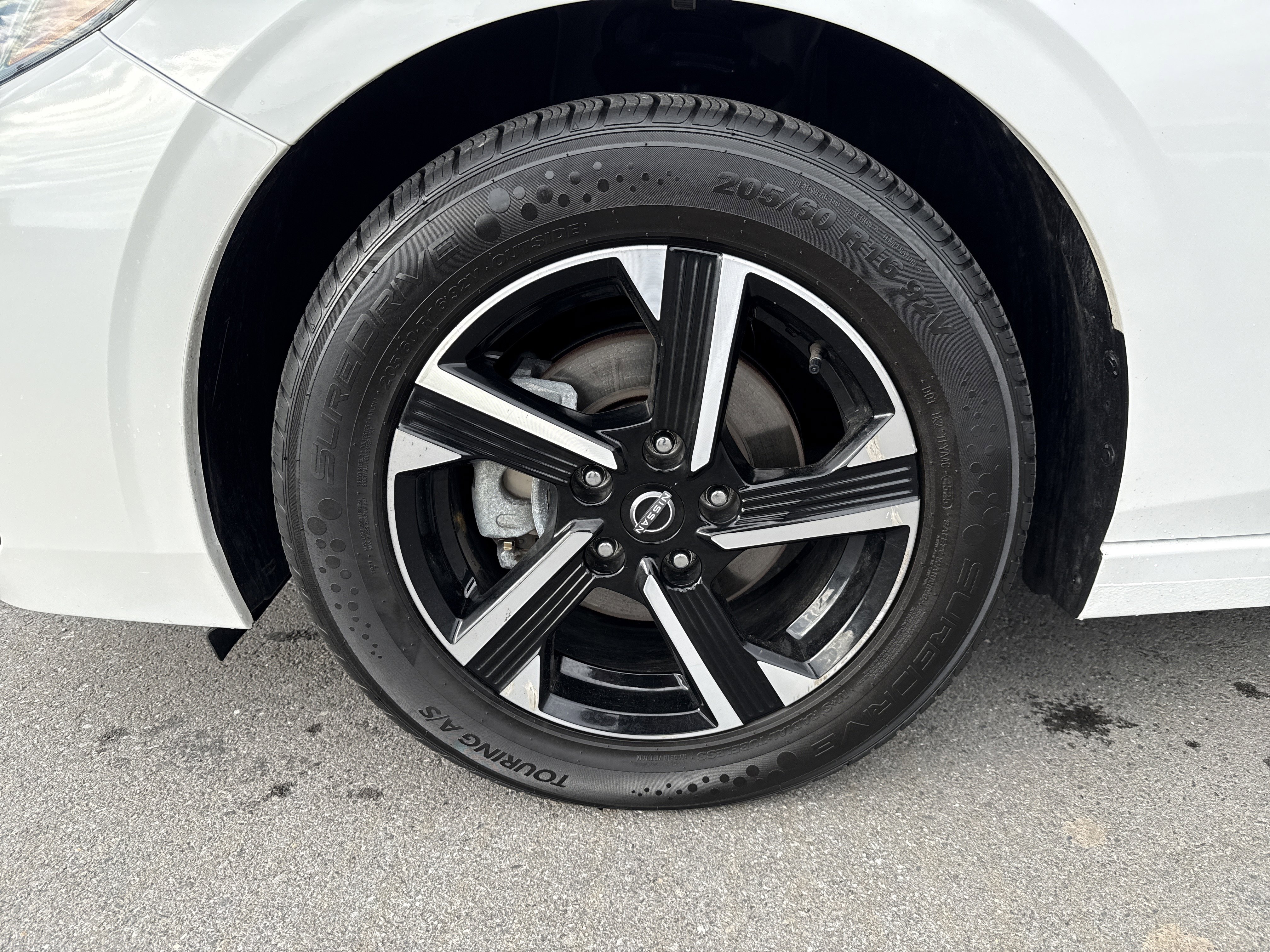 Used 2024 Nissan Sentra SV FWD image 11