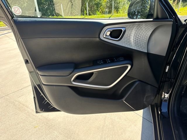 Used 2024 Kia Soul LX w/ Option Group 015 image 11