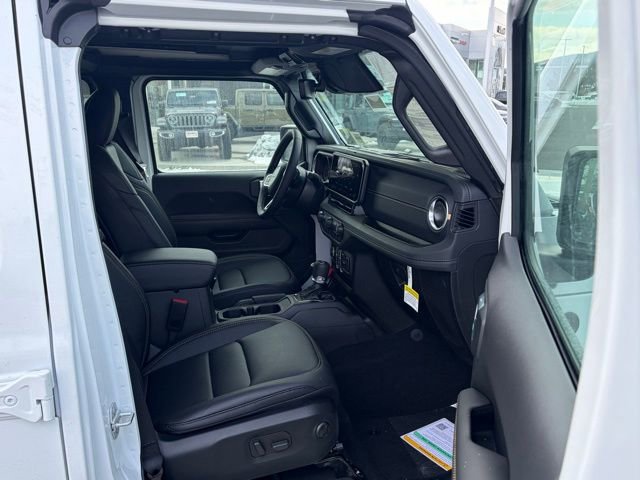 New 2026 Jeep Wrangler Unlimited Sahara AWD/4WD image 31