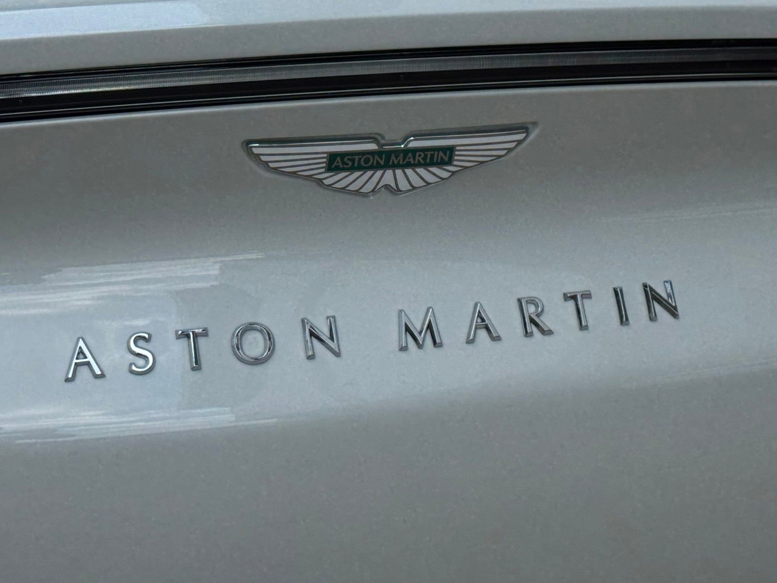 Used 2025 Aston Martin DBX 707 image 21