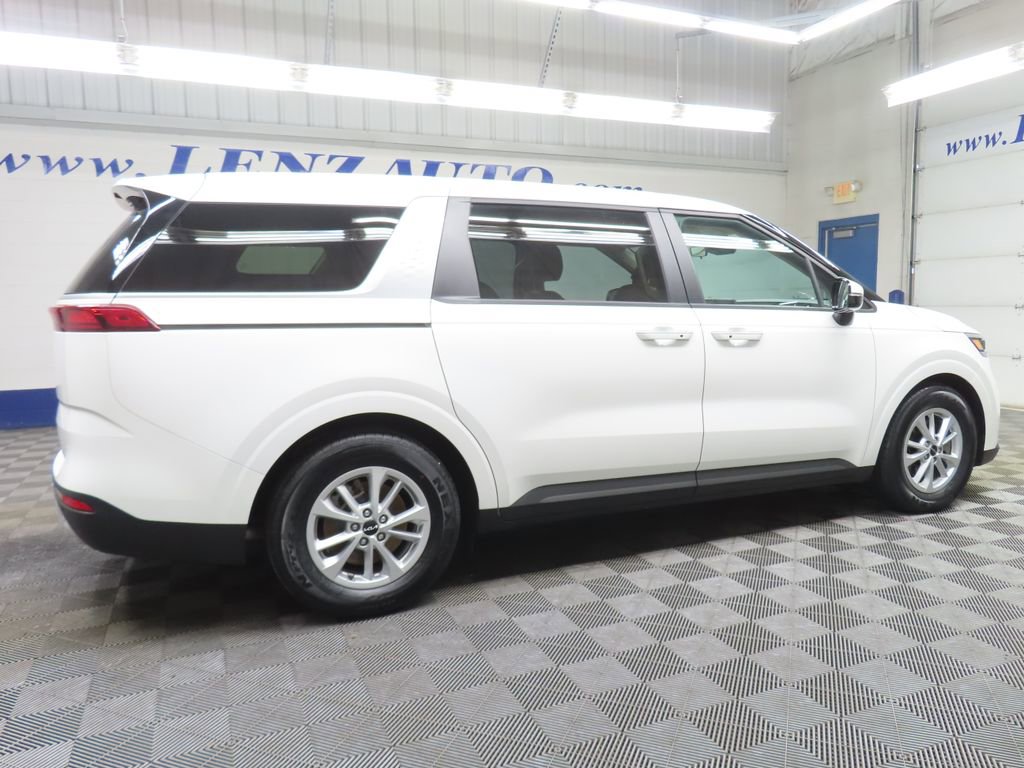 Used 2022 Kia Carnival LX FWD image 5
