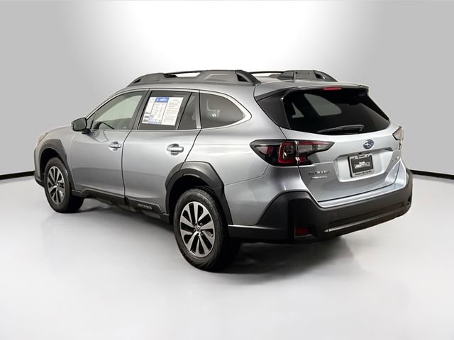 Used 2024 Subaru Outback Premium image 9