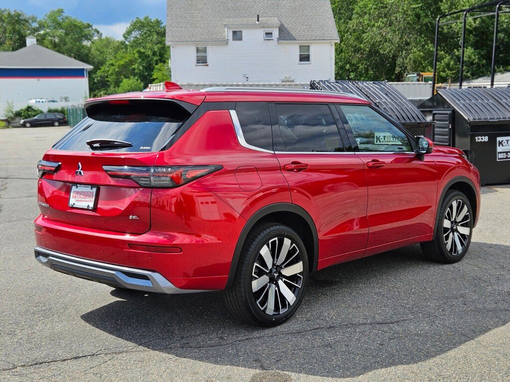 New 2025 Mitsubishi Outlander SEL image 4
