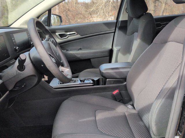 Used 2024 Kia Sportage LX image 16