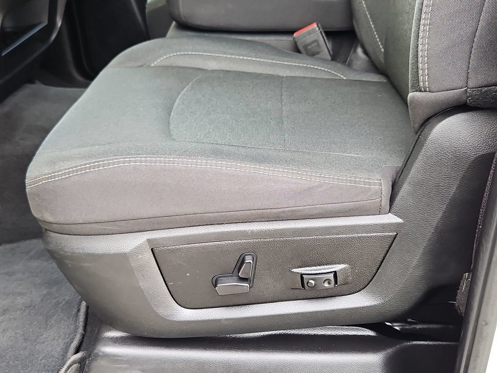 Used 2025 RAM 2500 Big Horn AWD/4WD image 13